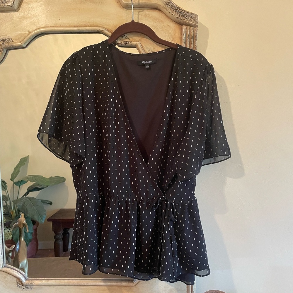 Madewell Flutter-Sleeve Peplum Top in Clipdot